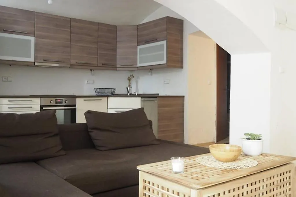 Cozy Apartment With A Garden, In The City Center! Prague