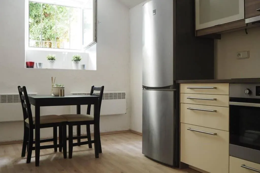 Cozy Apartment With A Garden, In The City Center! Prague 0*,